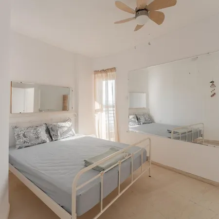 Mc 2 Residences Лоутраки