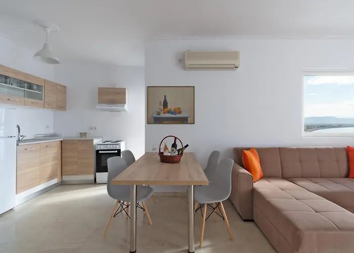 Mc 2 Residences * לוטראקי